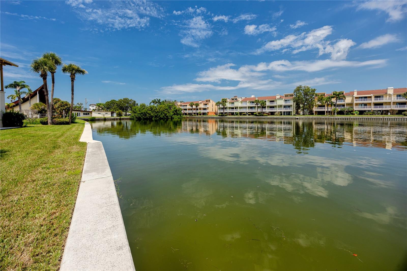 Image 35 of 54 For 556 Plaza Seville Court 106