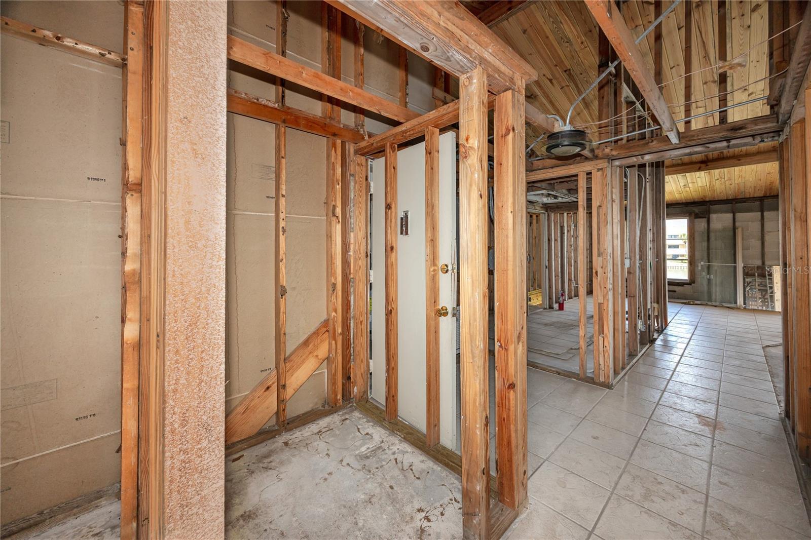 Image 8 of 54 For 556 Plaza Seville Court 106