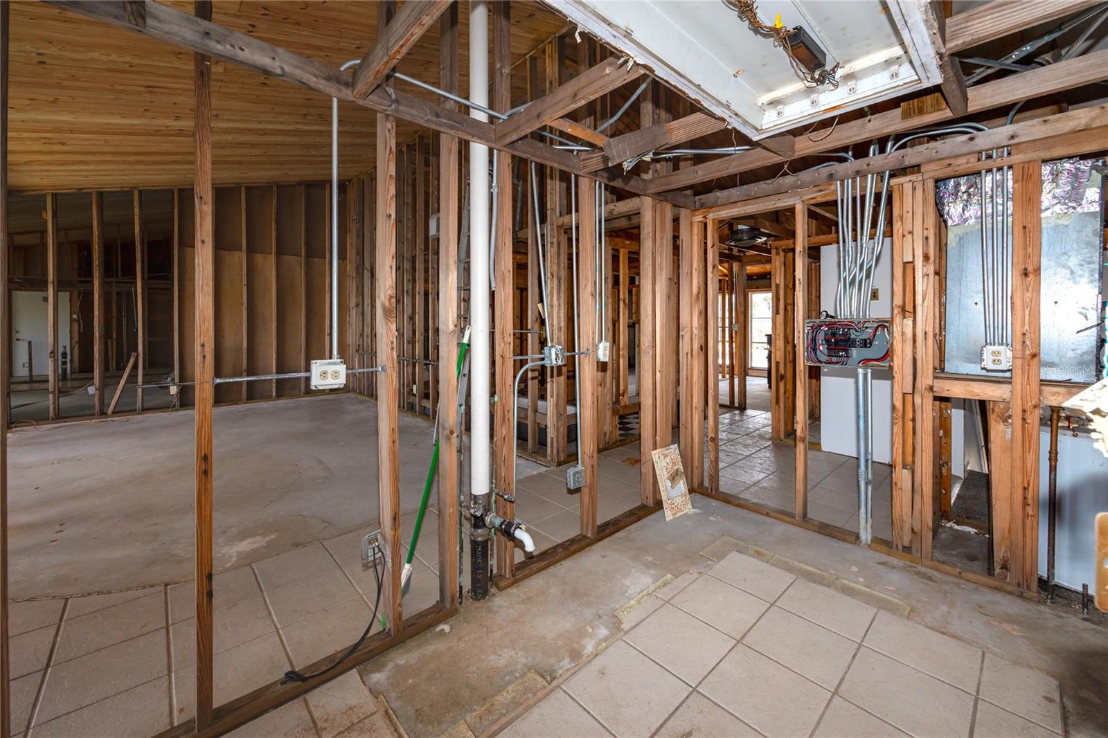 Image 9 of 54 For 556 Plaza Seville Court 106