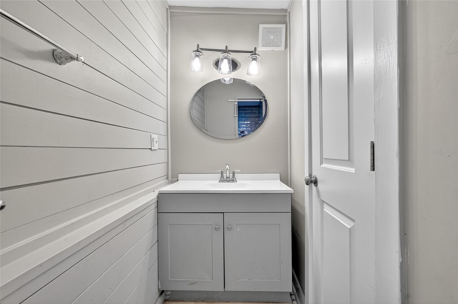 Image 11 of 22 For 2348 37th Street S