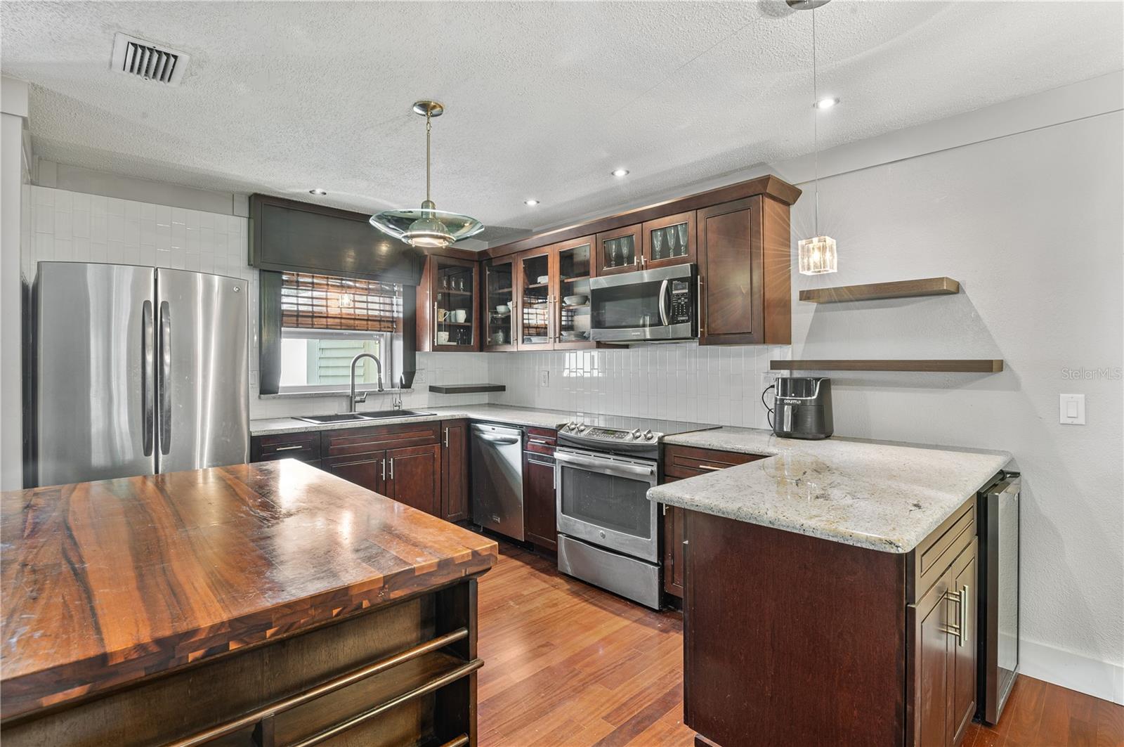 Image 4 of 20 For 610 Indian Rocks Road N 123