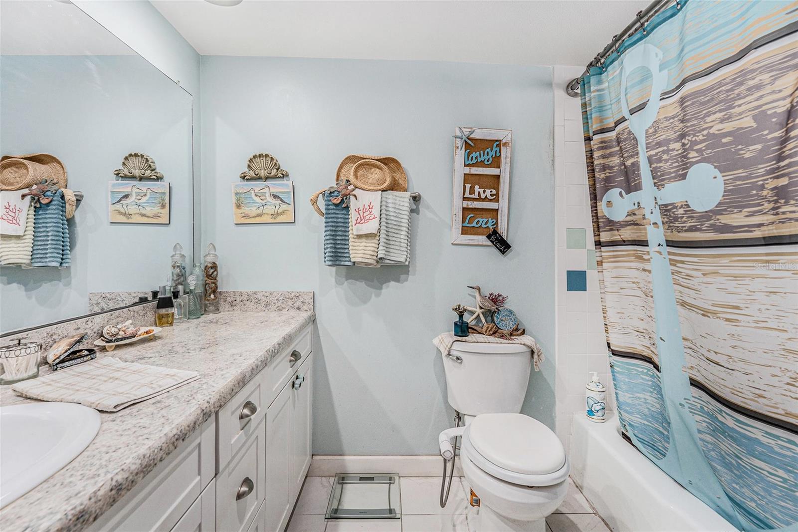 Image 15 of 27 For 215 Valencia Boulevard 308