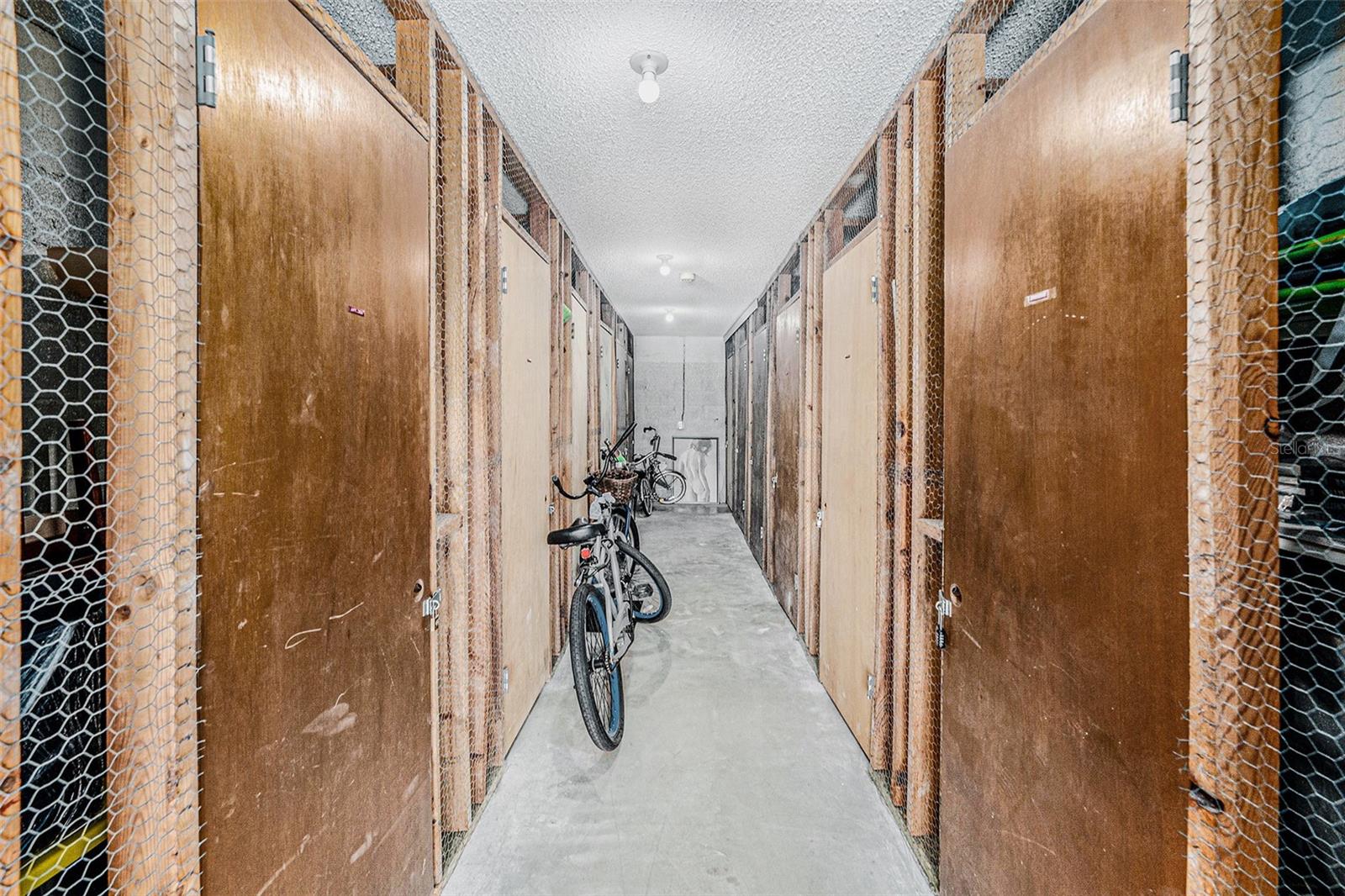Image 16 of 27 For 215 Valencia Boulevard 308
