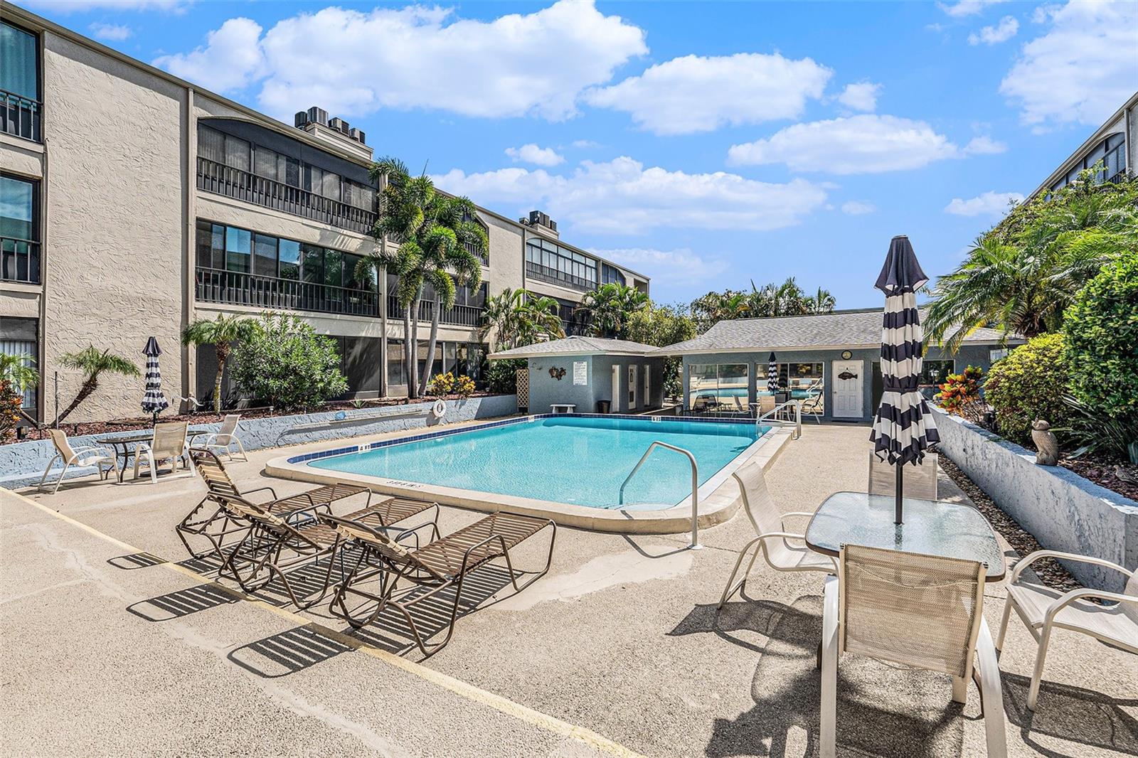 Image 20 of 27 For 215 Valencia Boulevard 308