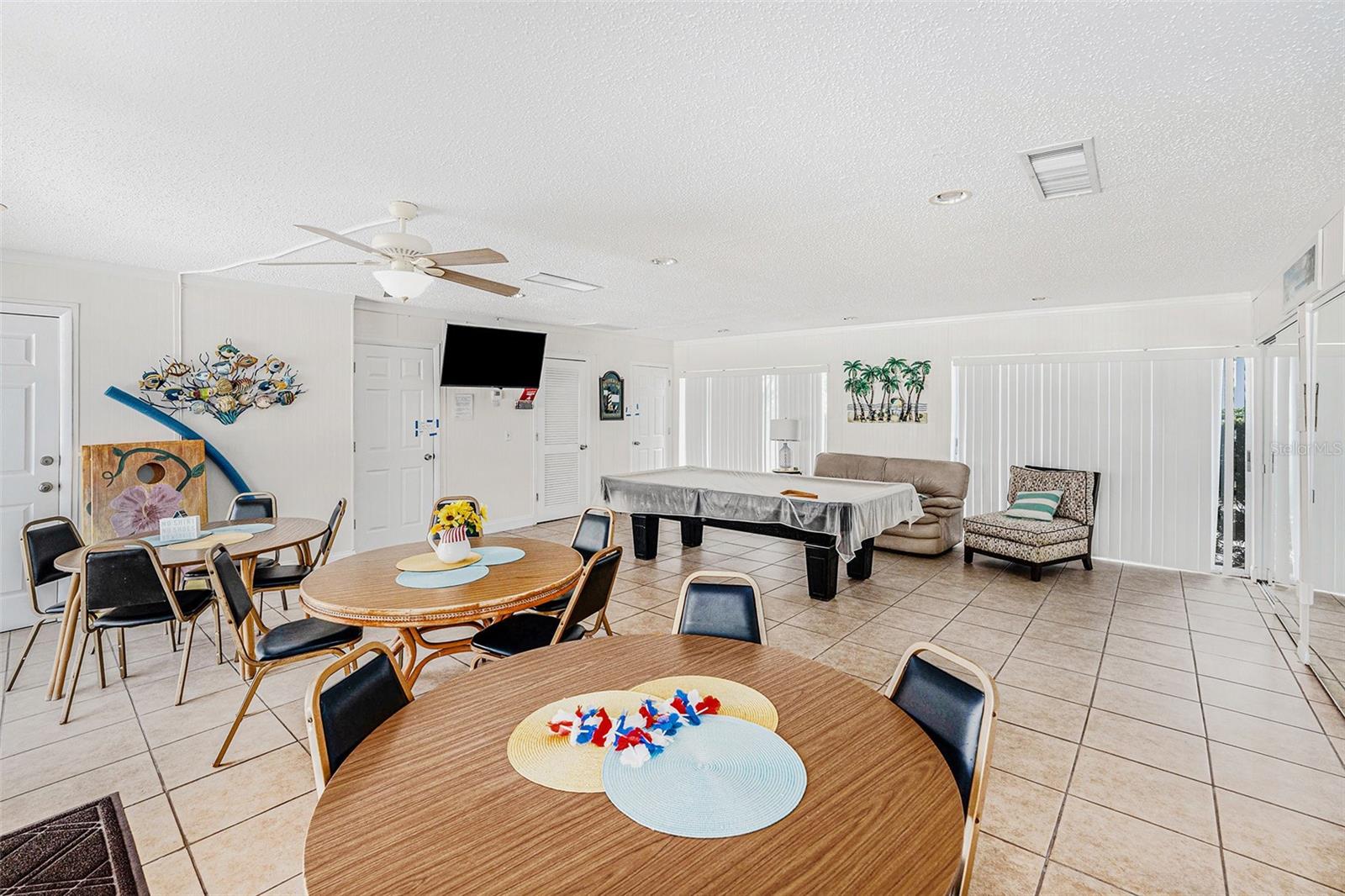 Image 9 of 27 For 215 Valencia Boulevard 308