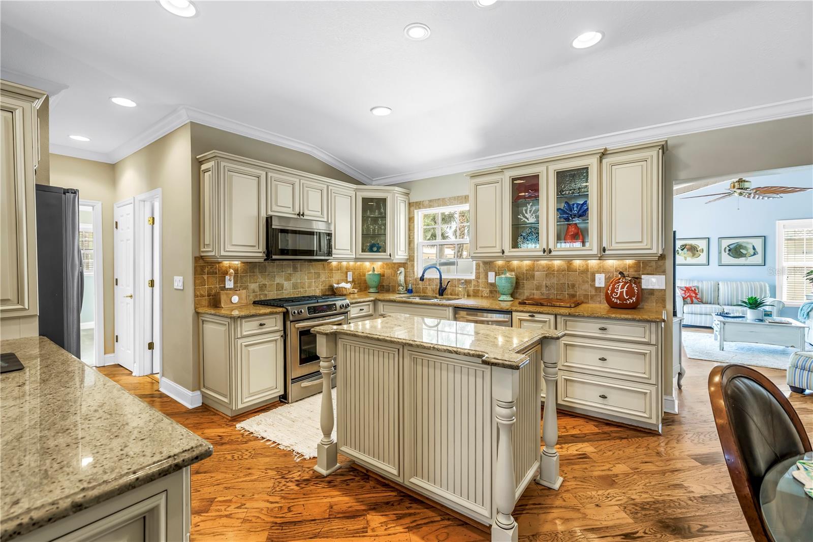 Image 10 of 71 For 106 22nd Street