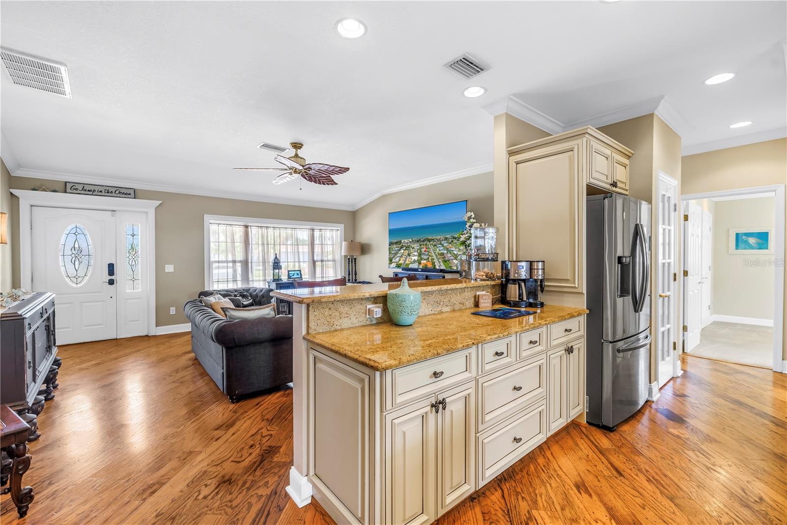 Image 12 of 71 For 106 22nd Street