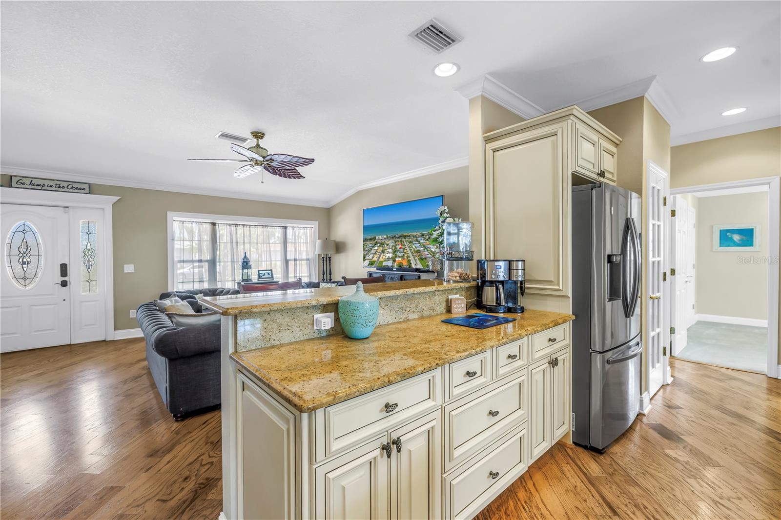 Image 15 of 71 For 106 22nd Street
