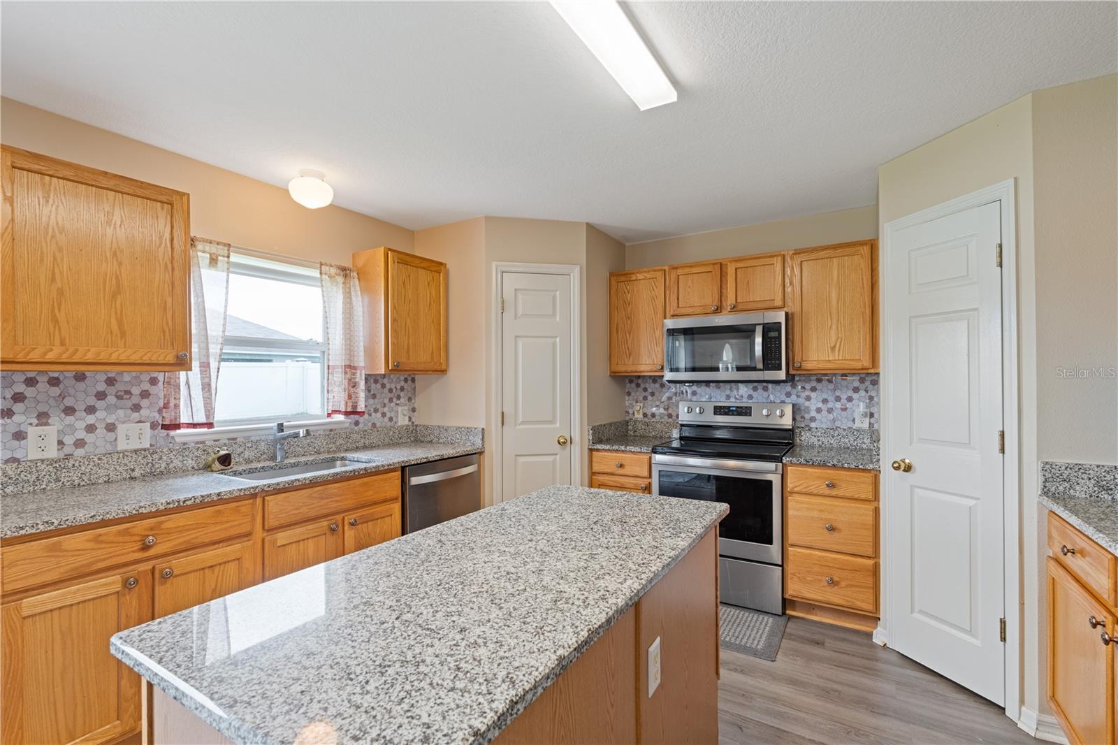 Image 21 of 68 For 2661 42nd Road