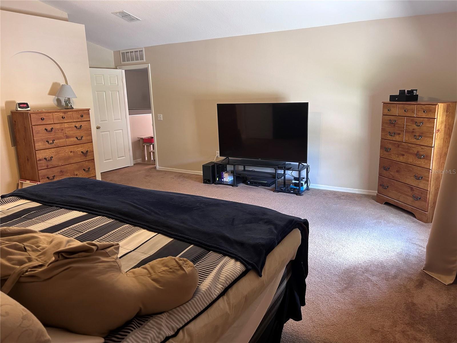 Image 3 of 68 For 2661 42nd Road