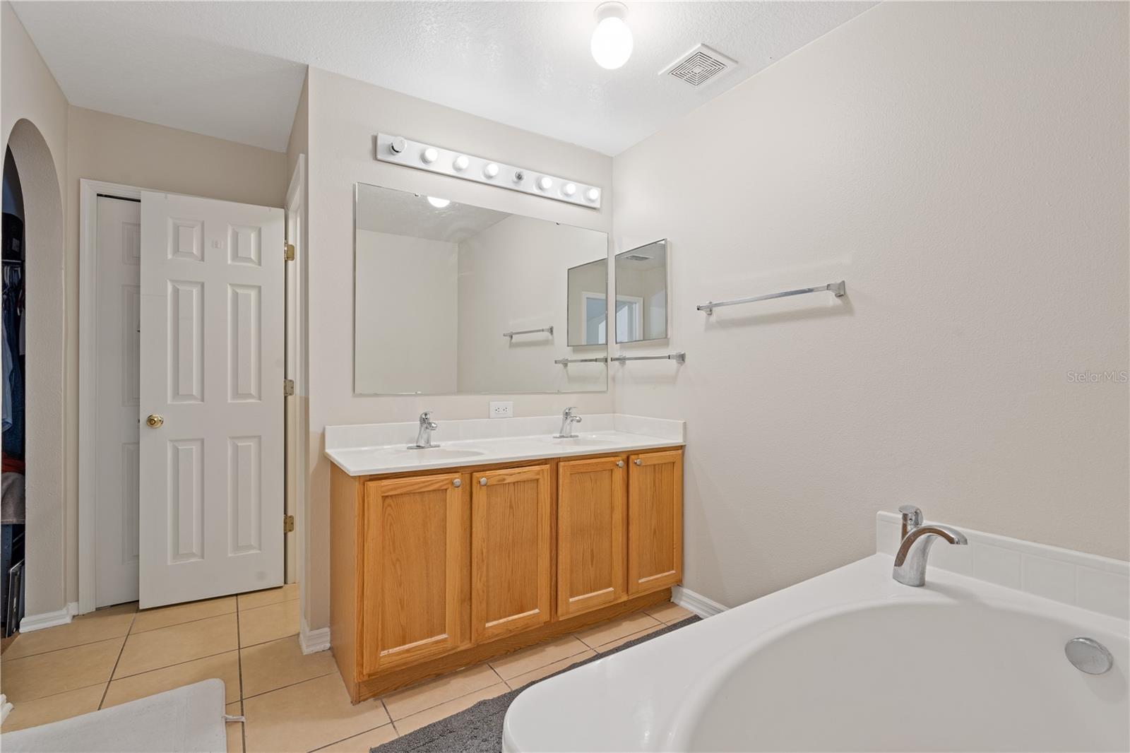 Image 38 of 68 For 2661 42nd Road