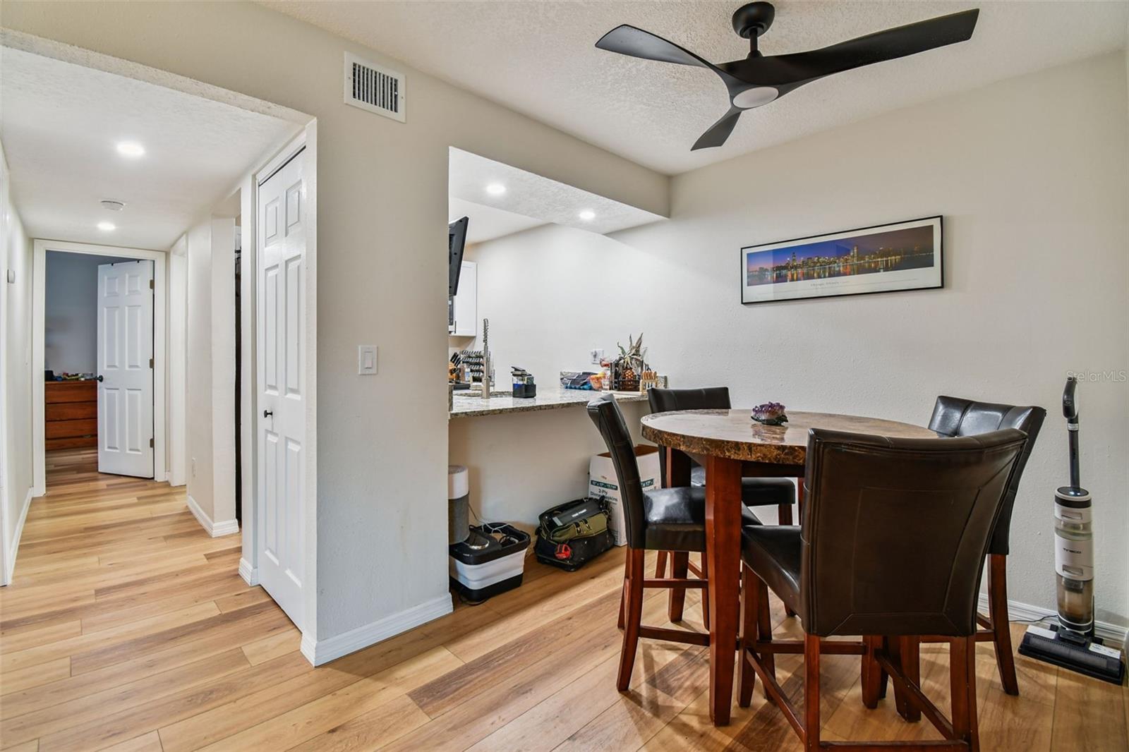 Image 6 of 53 For 1799 Highland Avenue 169
