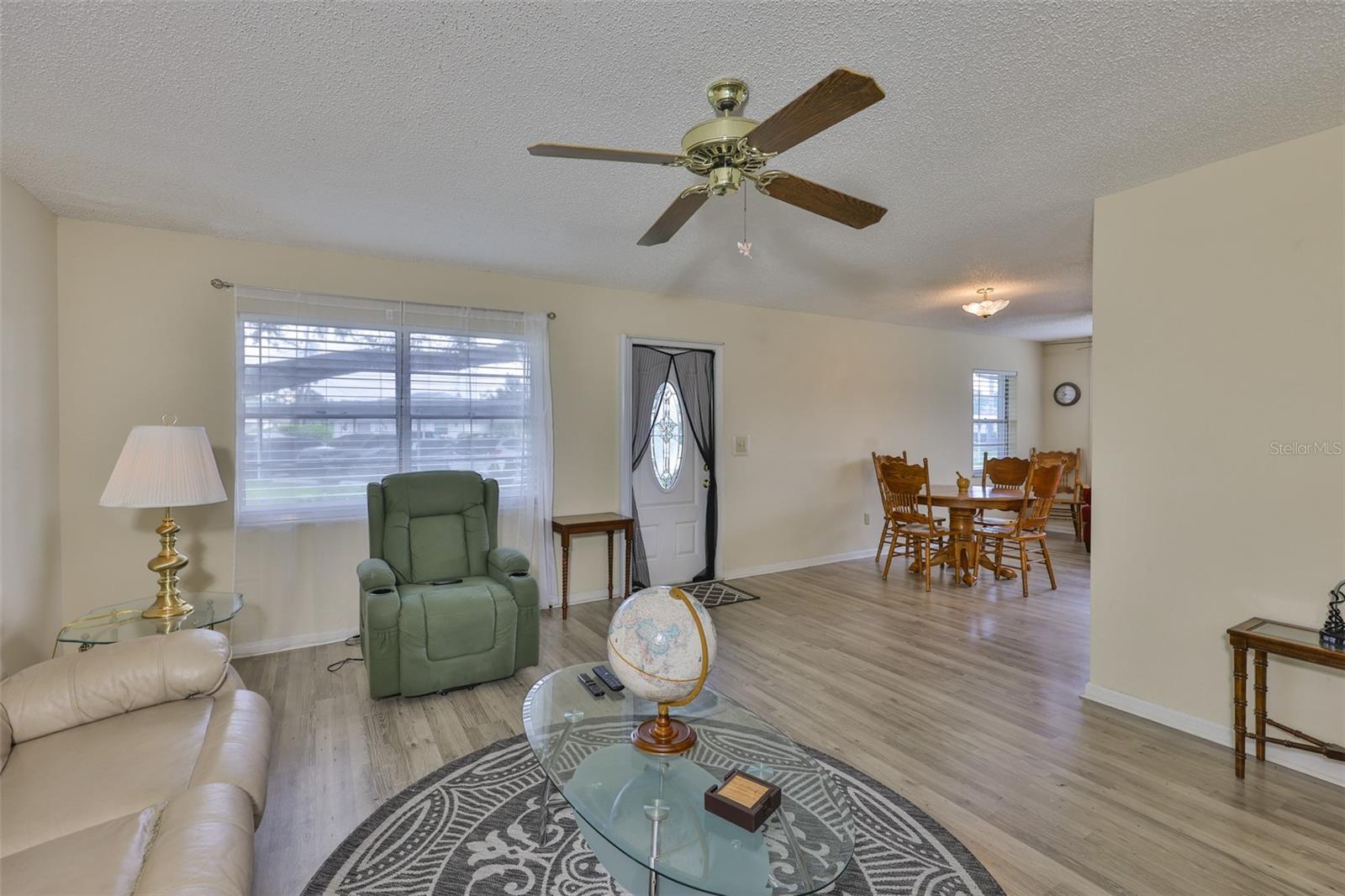 Image 3 of 36 For 1904 Canterbury Lane 11