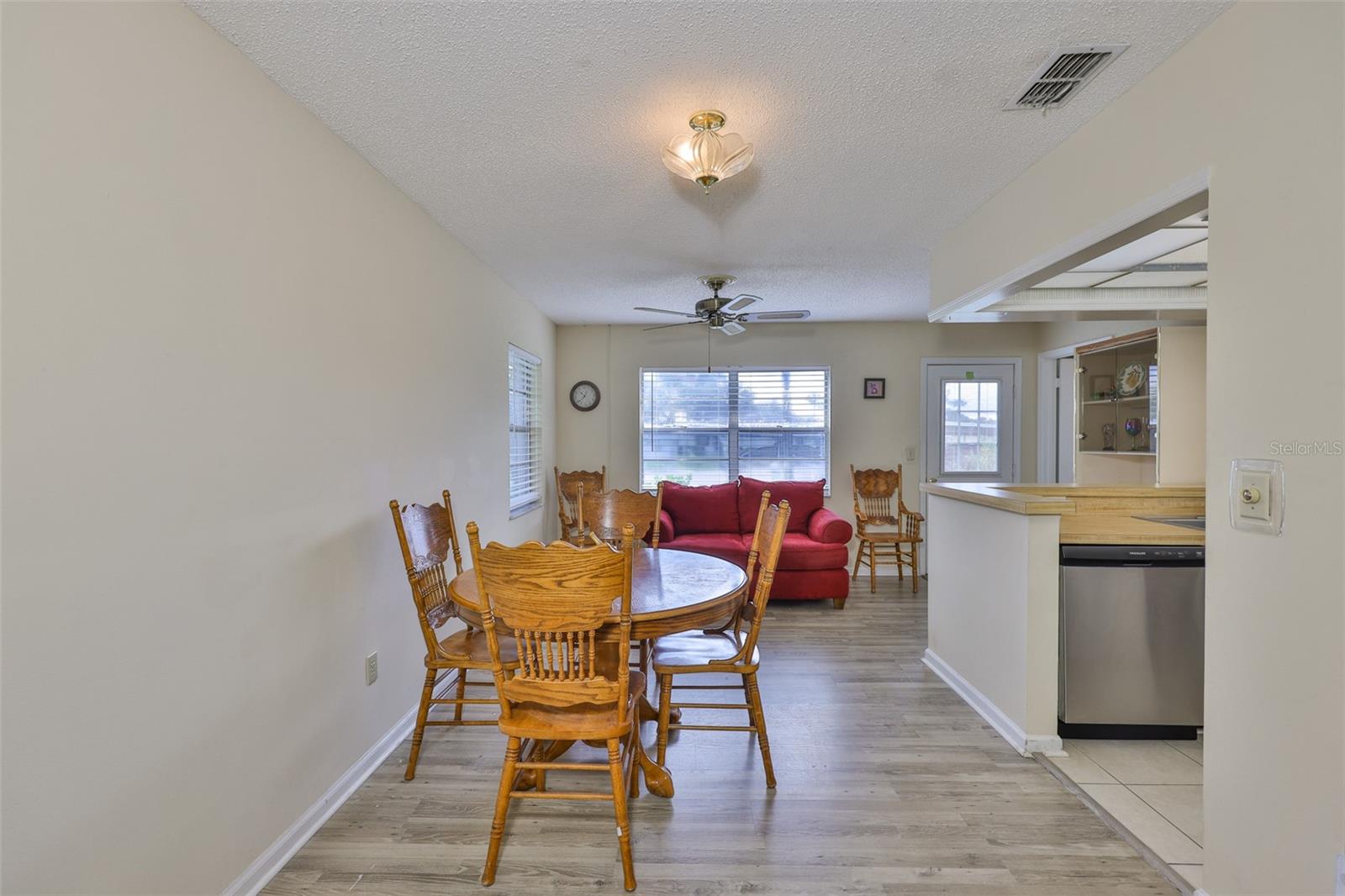 Image 6 of 36 For 1904 Canterbury Lane 11