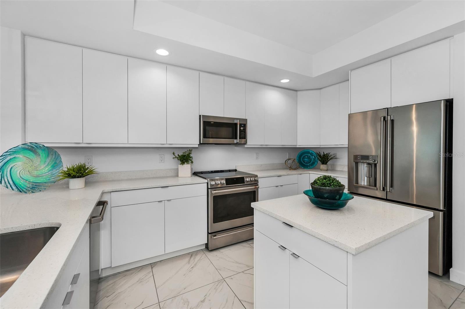 Image 11 of 23 For 125 Island Way 502
