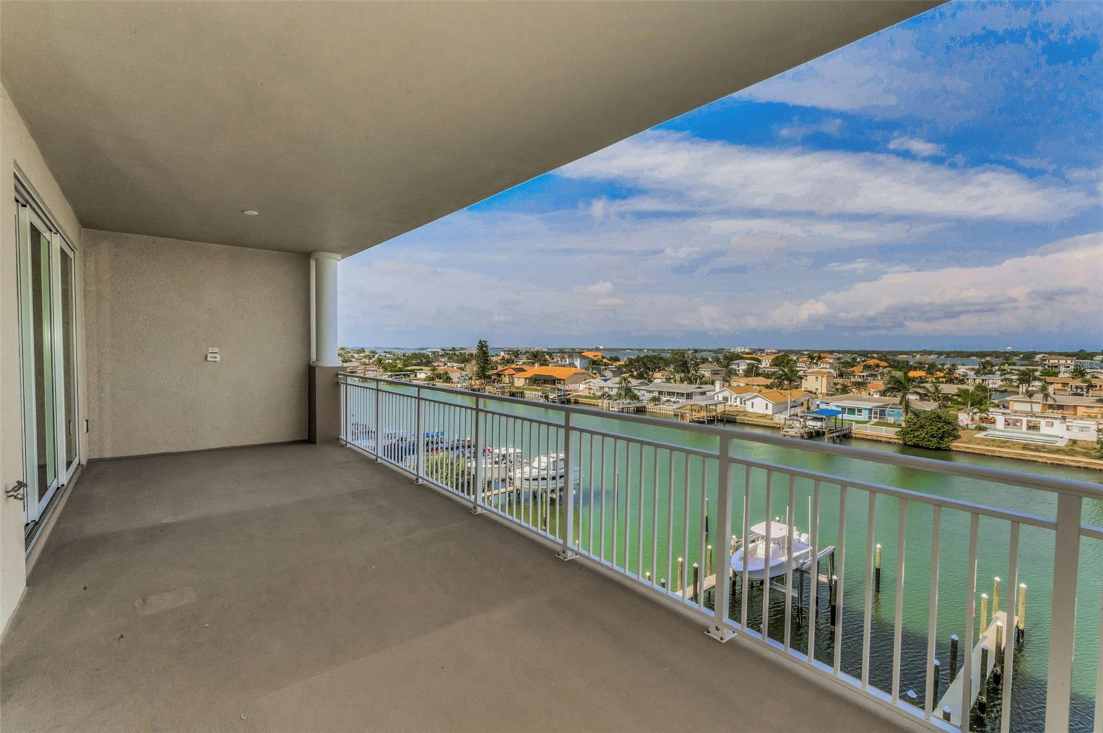 Image 6 of 23 For 125 Island Way 502