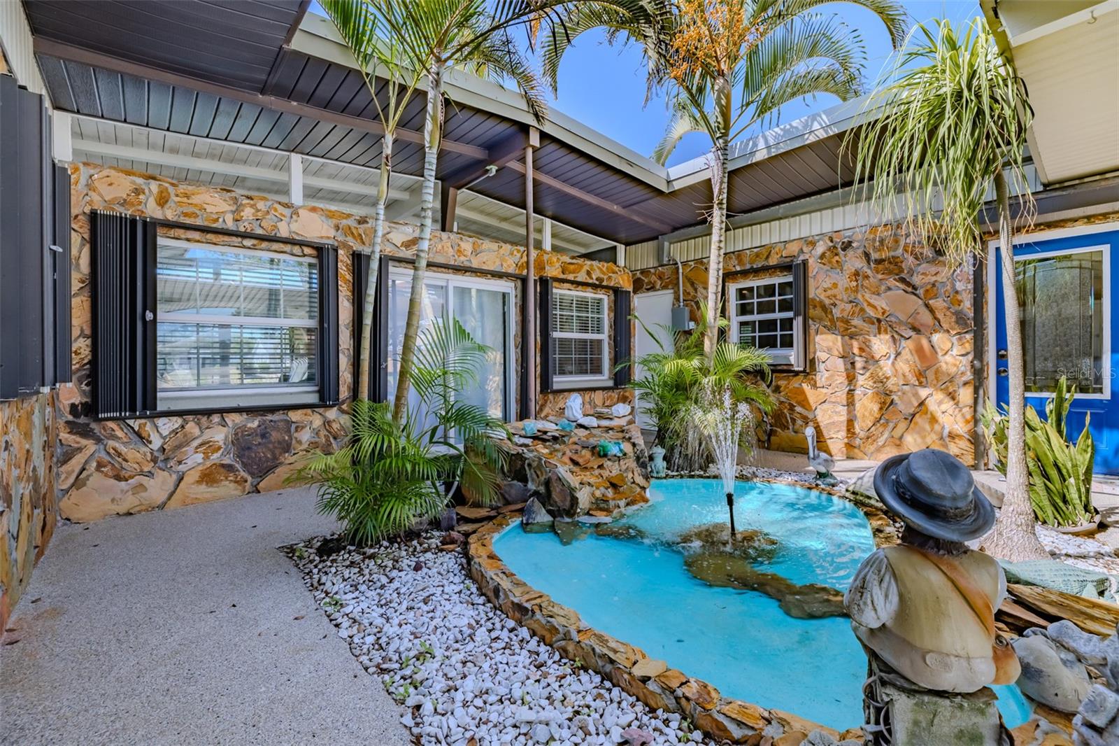 Image 10 of 69 For 820 Blue Heron Boulevard