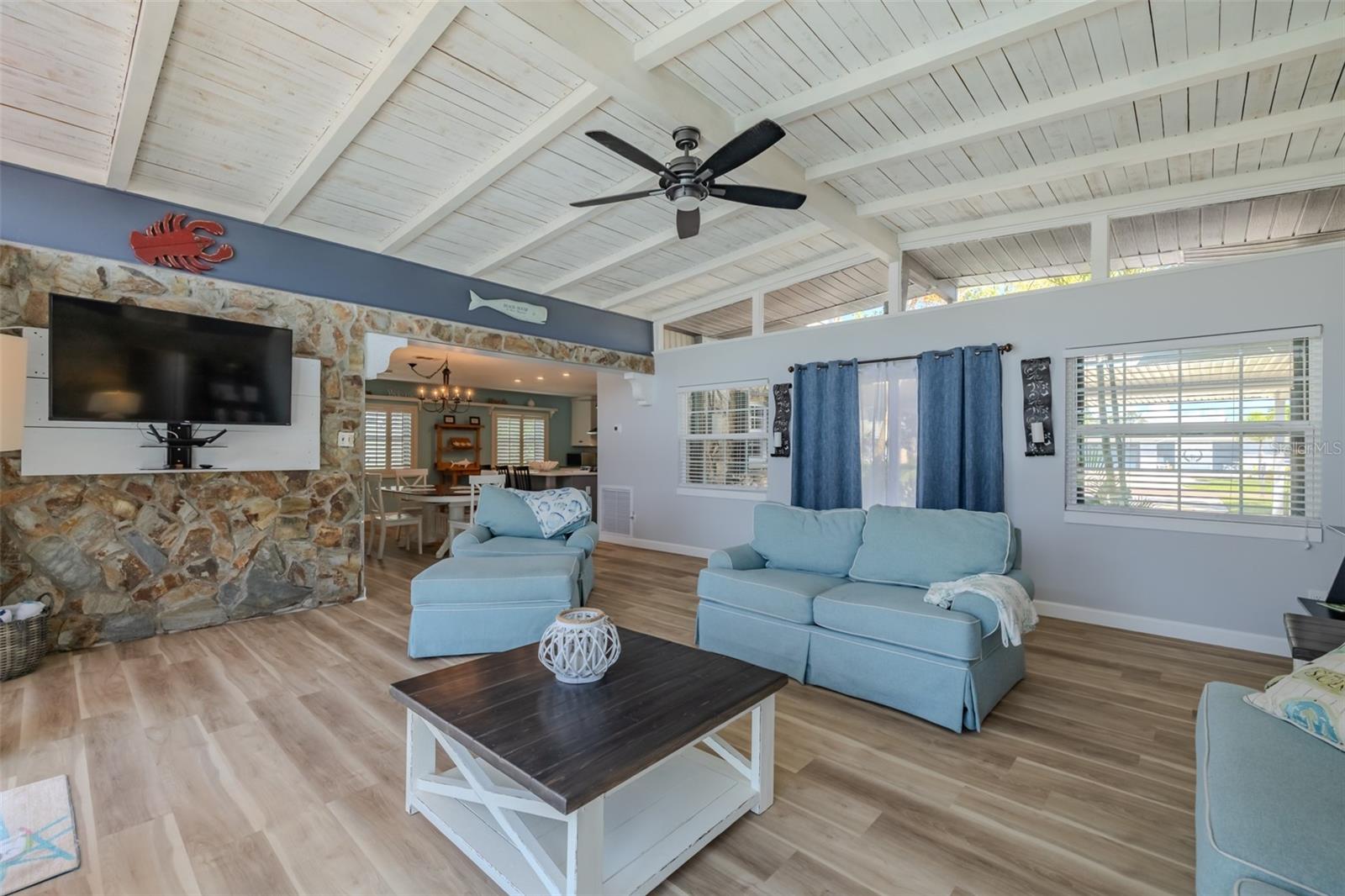 Image 24 of 69 For 820 Blue Heron Boulevard