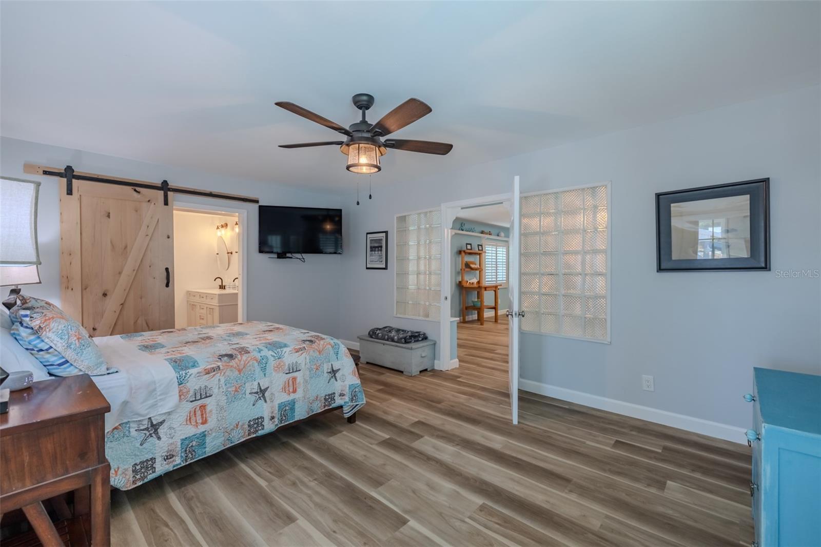 Image 27 of 69 For 820 Blue Heron Boulevard
