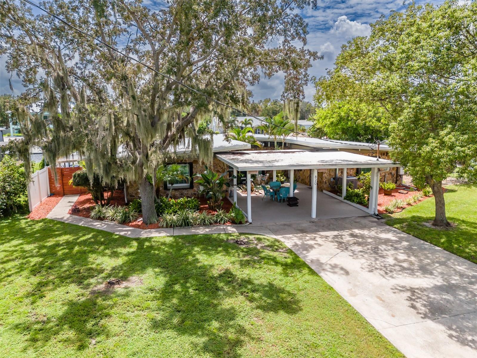 Image 3 of 69 For 820 Blue Heron Boulevard