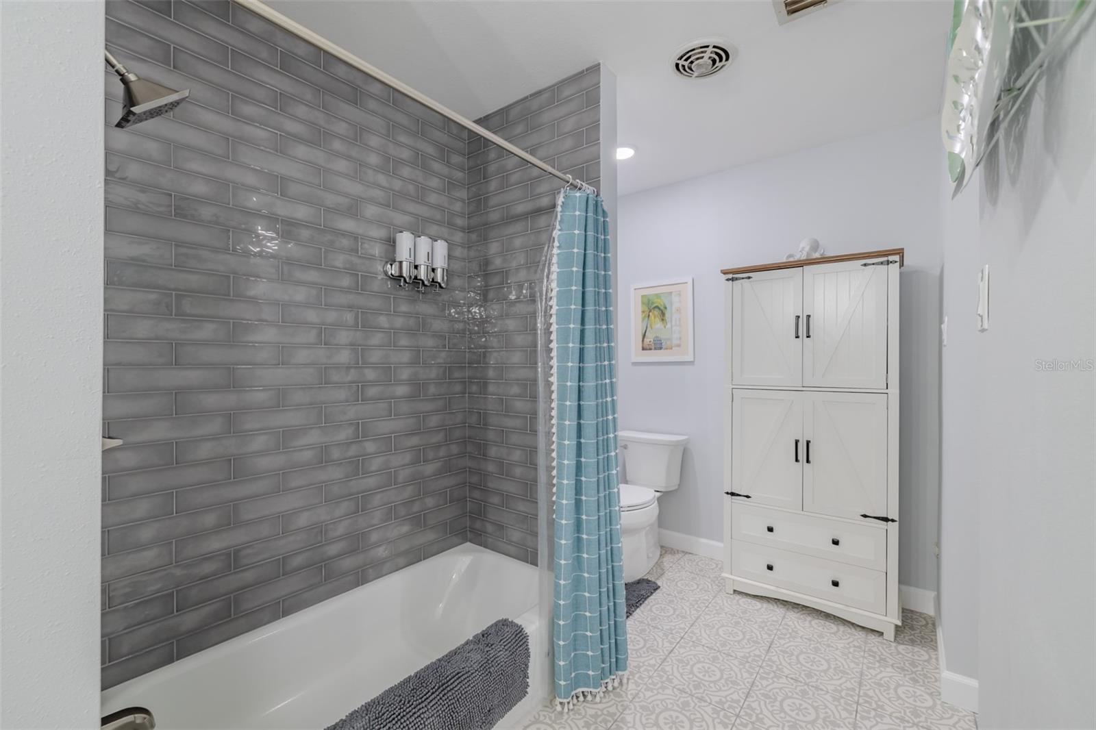 Image 38 of 69 For 820 Blue Heron Boulevard
