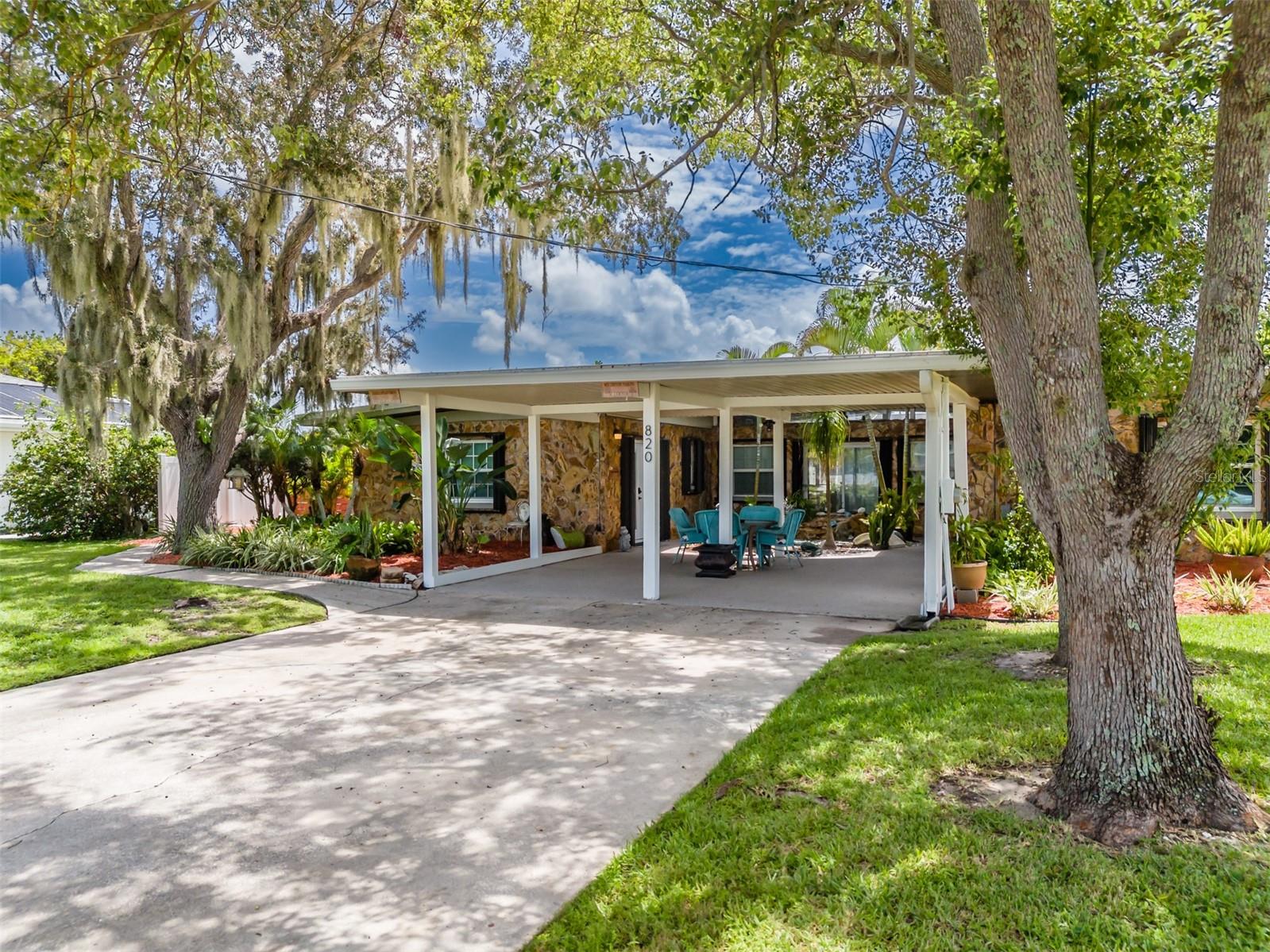 Image 5 of 69 For 820 Blue Heron Boulevard