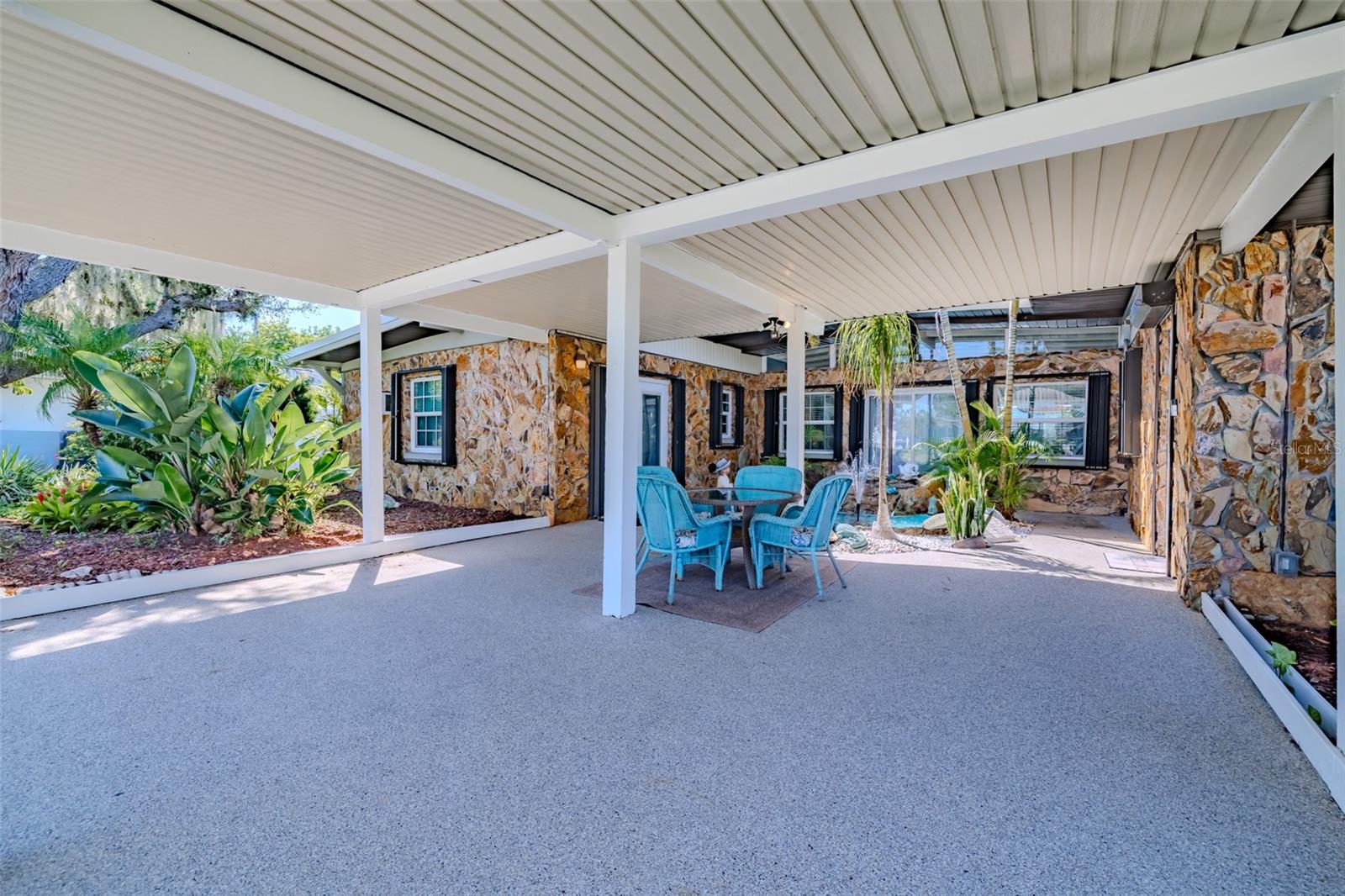 Image 6 of 69 For 820 Blue Heron Boulevard