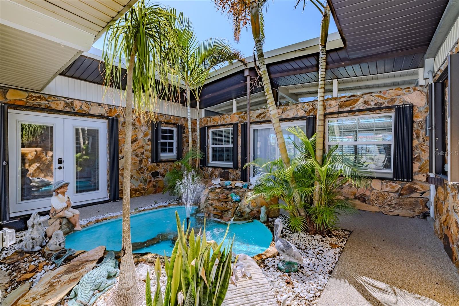 Image 9 of 69 For 820 Blue Heron Boulevard