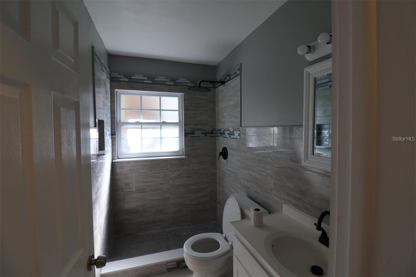 Image 18 of 21 For 1602 Lady Mary Drive