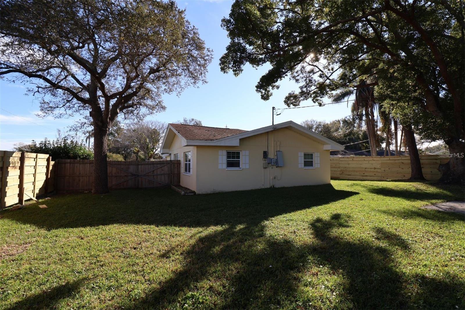 Image 4 of 21 For 1602 Lady Mary Drive
