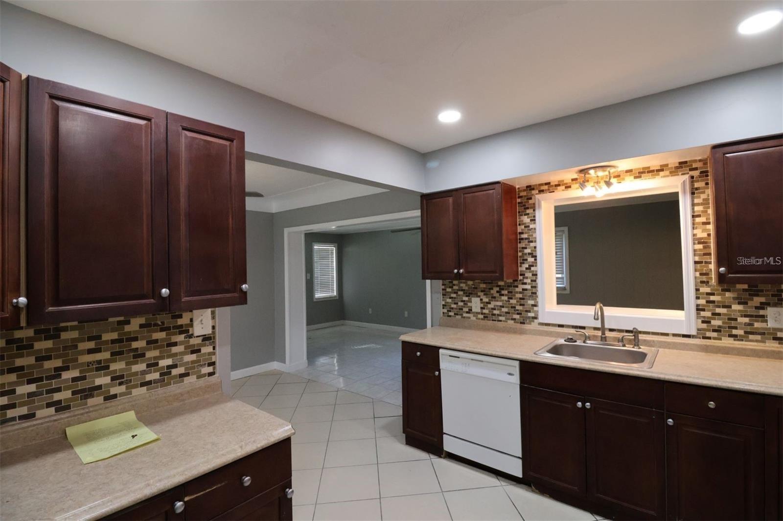 Image 7 of 21 For 1602 Lady Mary Drive