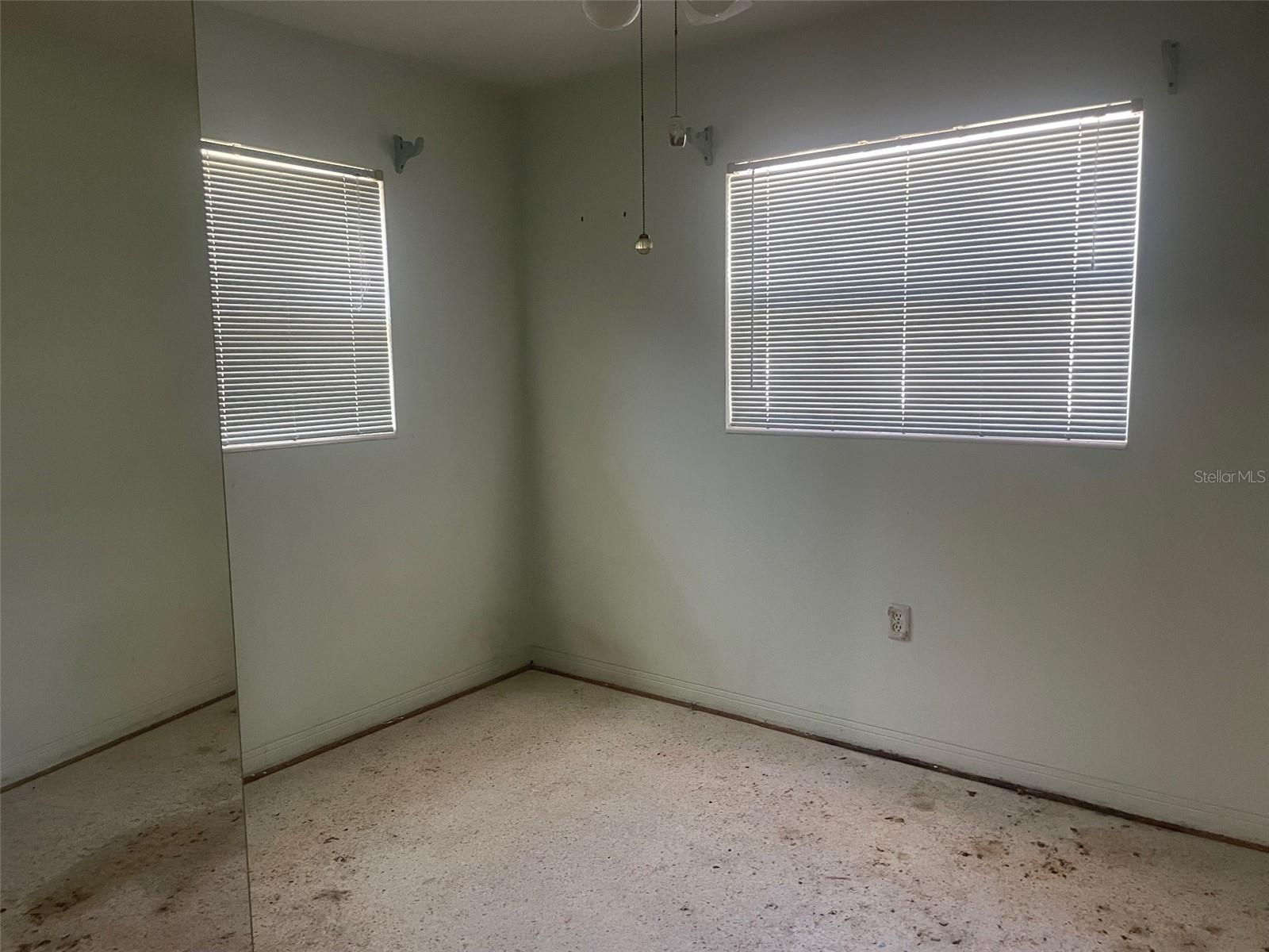 Image 12 of 28 For 5224 52nd Avenue N
