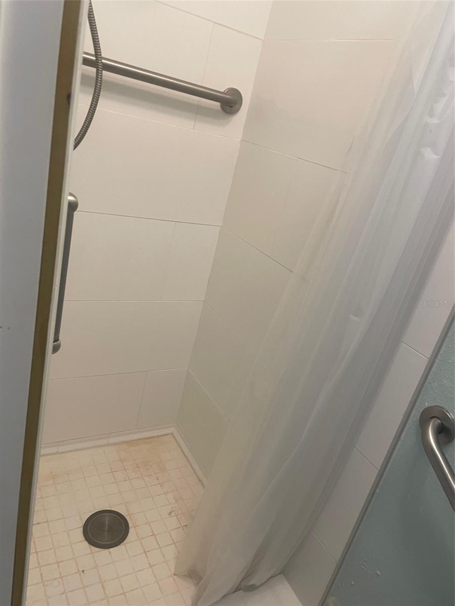 Image 20 of 28 For 5224 52nd Avenue N