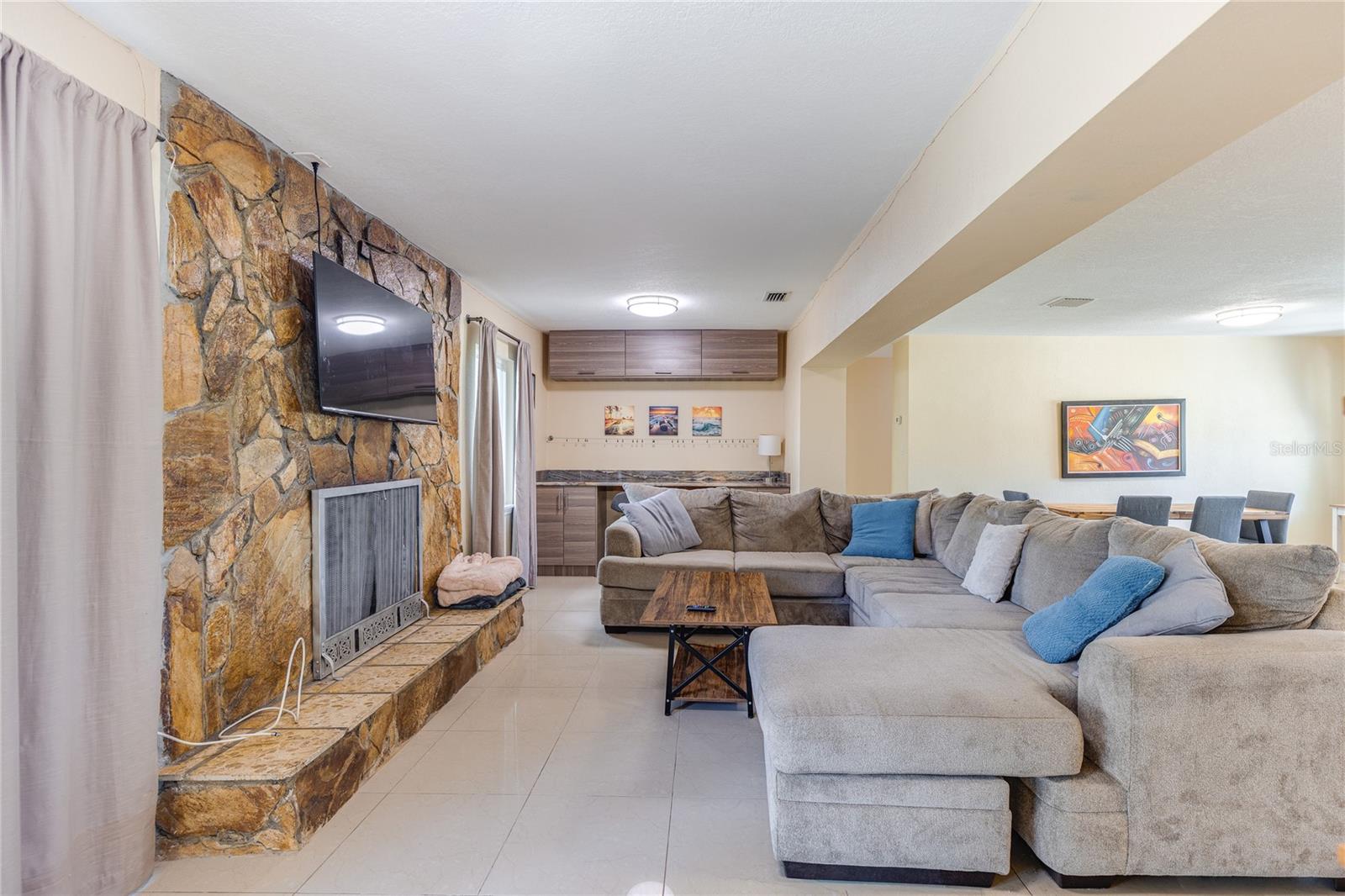 Image 12 of 41 For 633 58th Avenue Ne