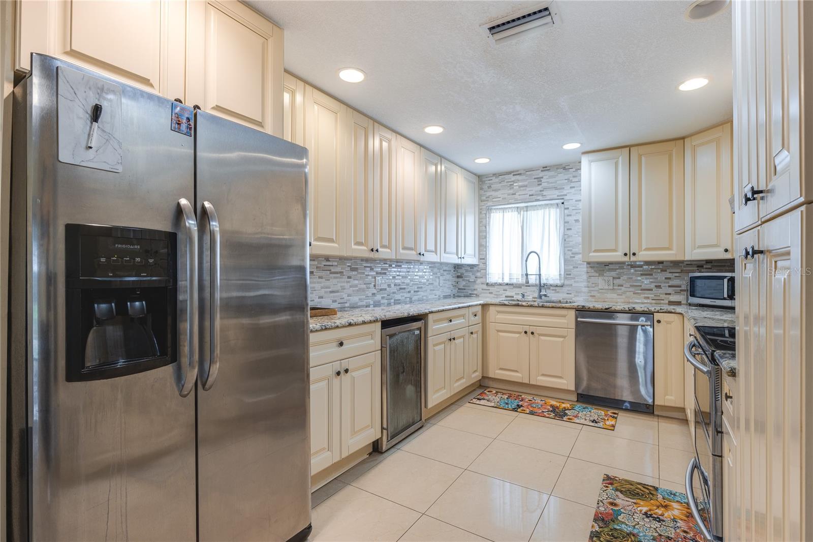 Image 15 of 41 For 633 58th Avenue Ne