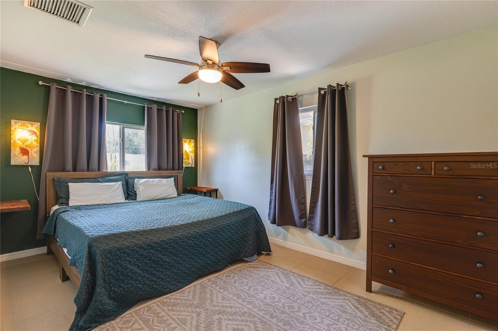 Image 21 of 41 For 633 58th Avenue Ne