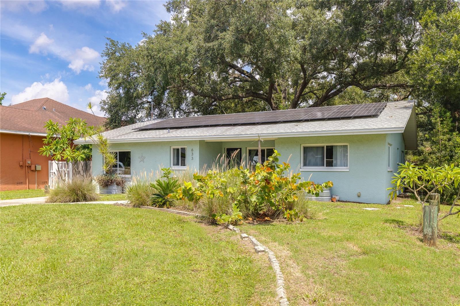 Image 3 of 41 For 633 58th Avenue Ne