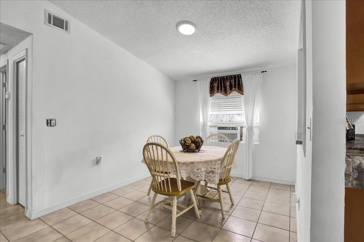 Image 20 of 48 For 9112 Suffield Court
