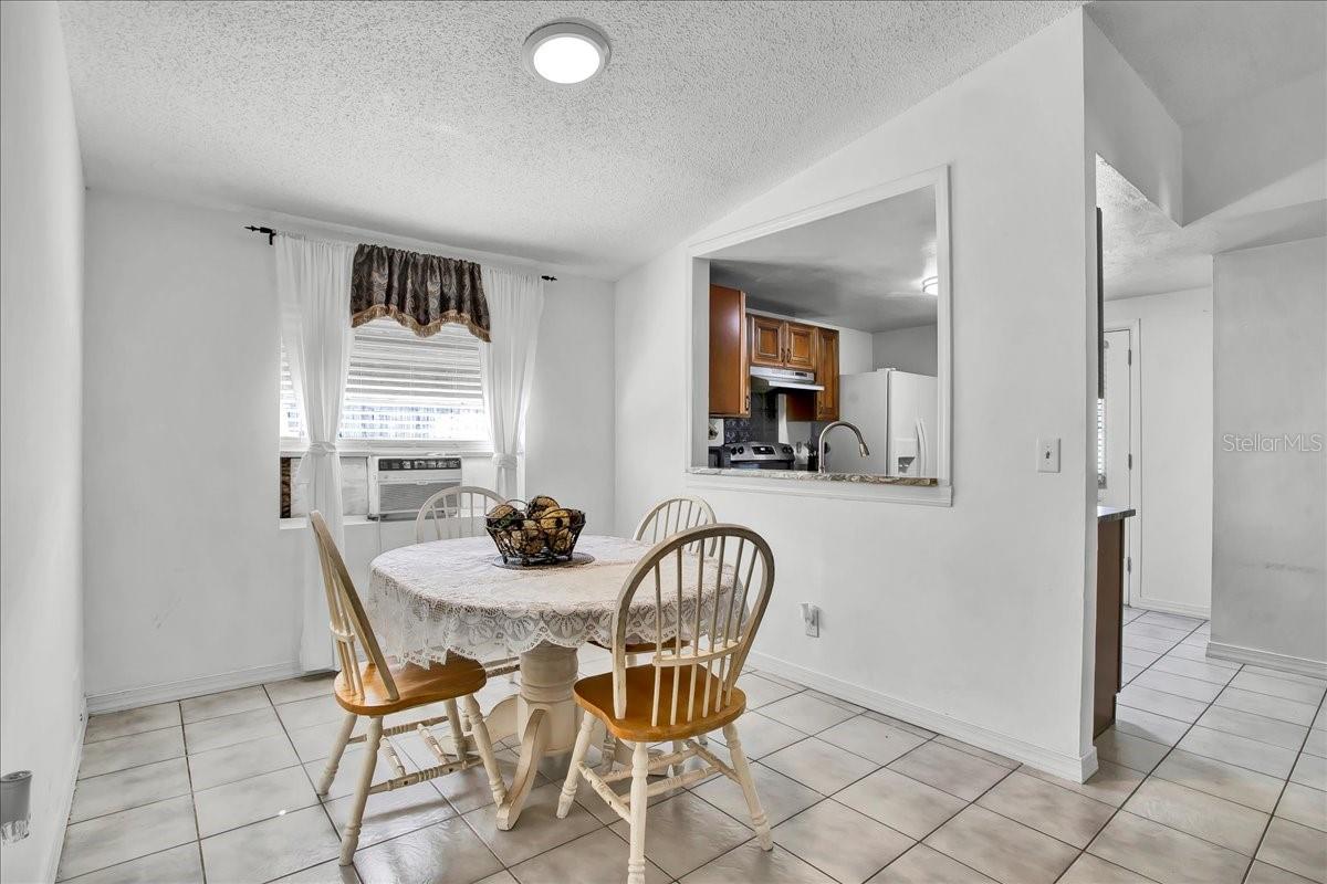 Image 21 of 48 For 9112 Suffield Court