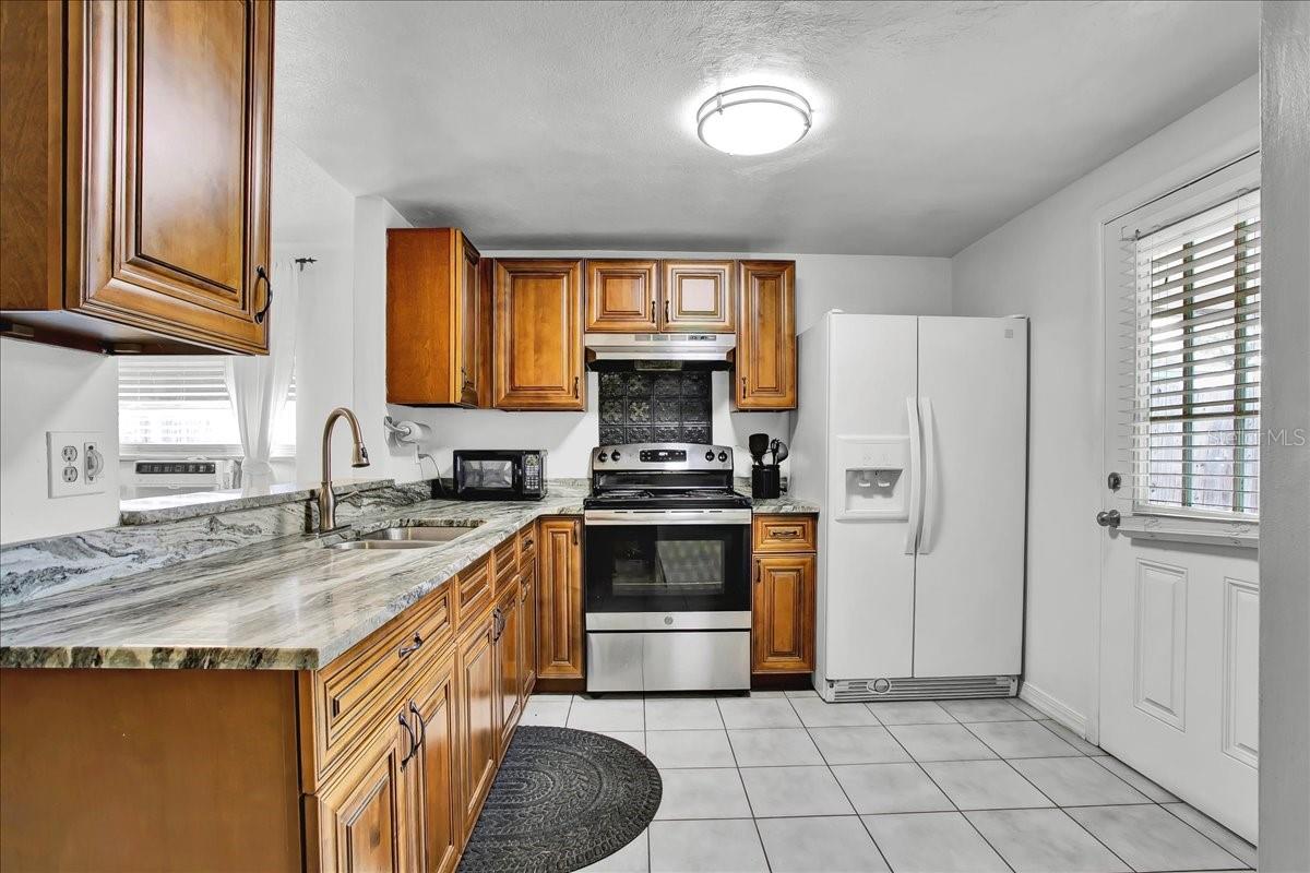 Image 22 of 48 For 9112 Suffield Court