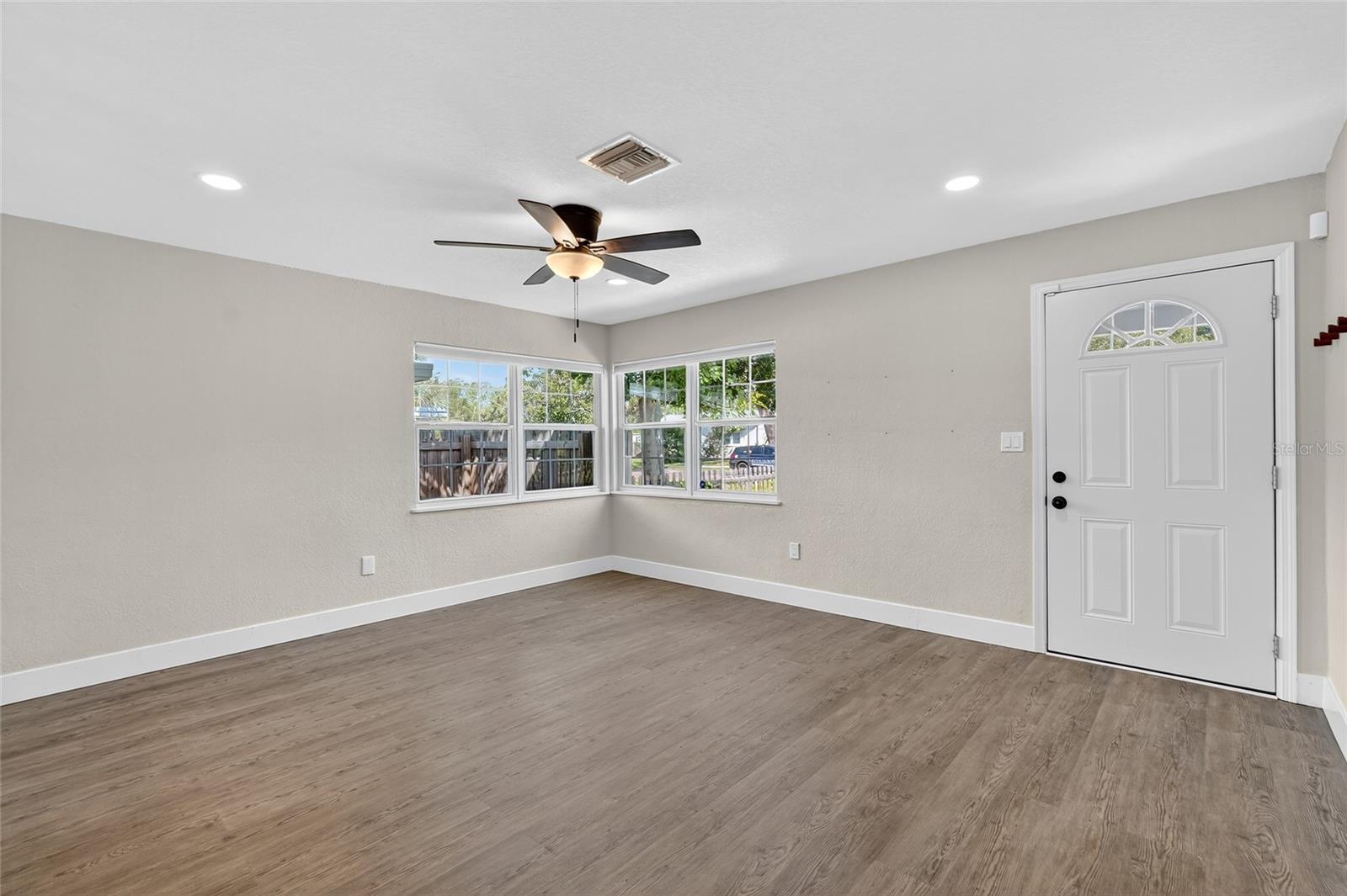 Image 4 of 30 For 6436 2nd Avenue S