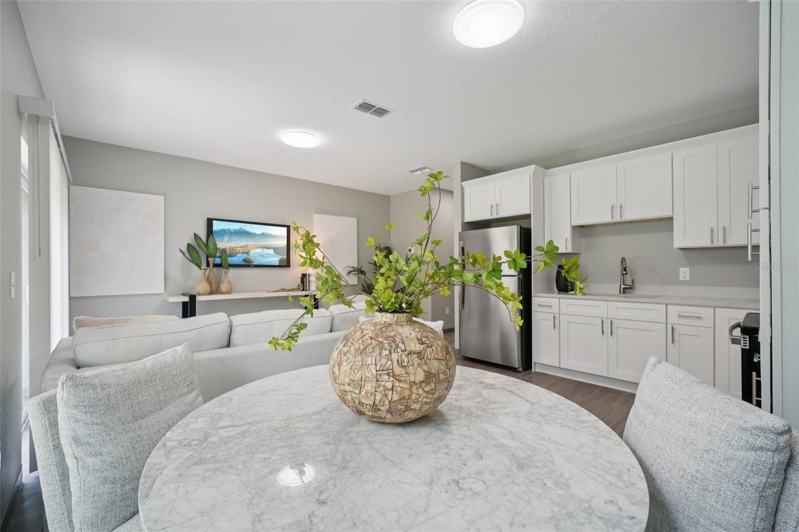 Image 19 of 50 For 2222 Emma Street