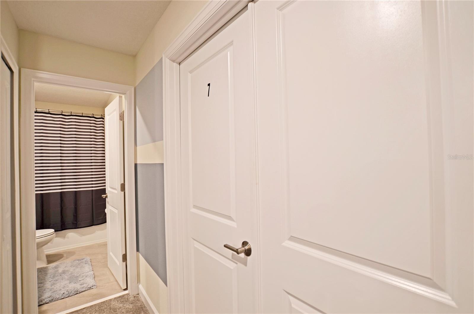 Image 23 of 36 For 1959 Tropical Palms Circle