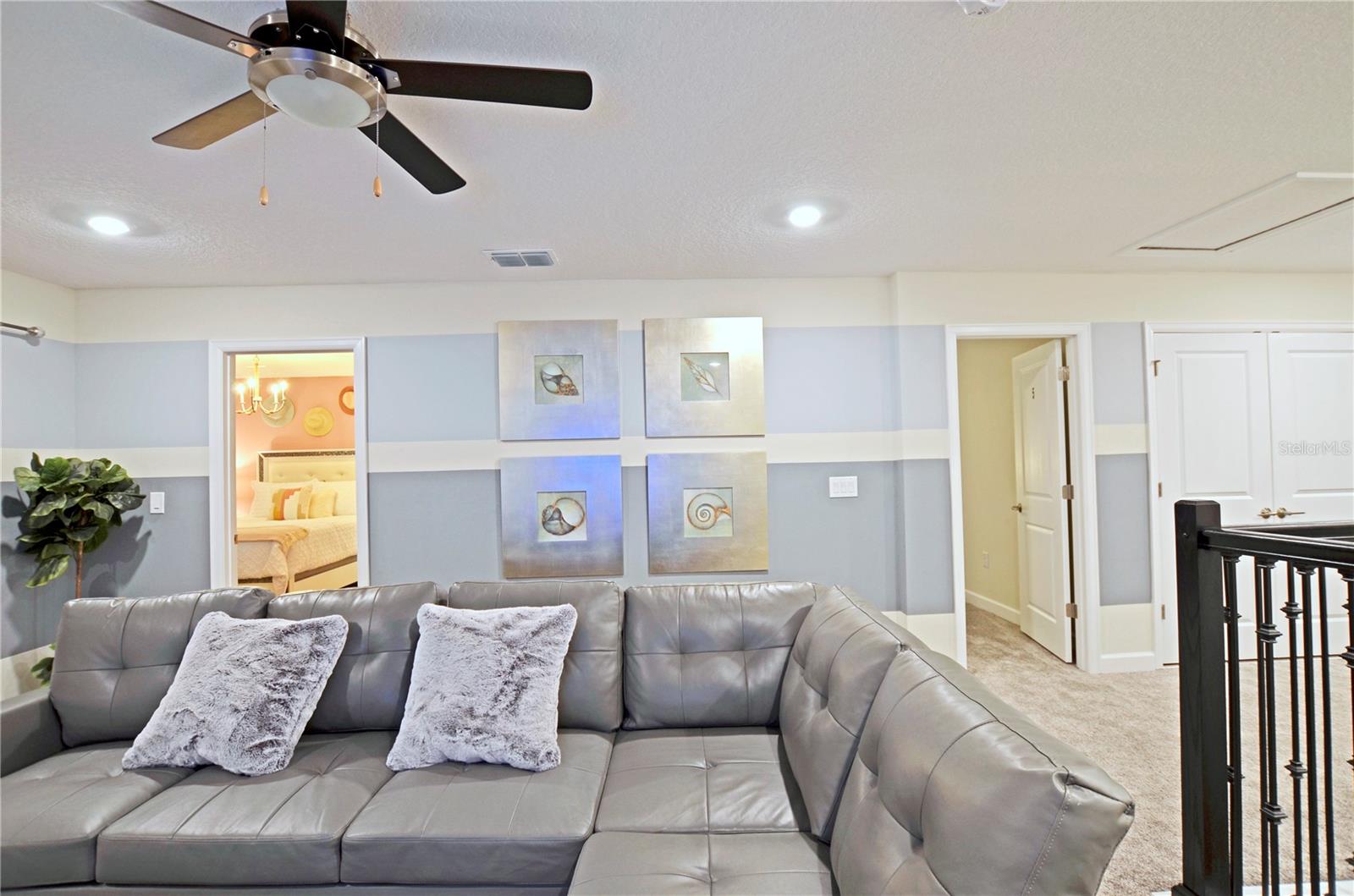 Image 27 of 36 For 1959 Tropical Palms Circle