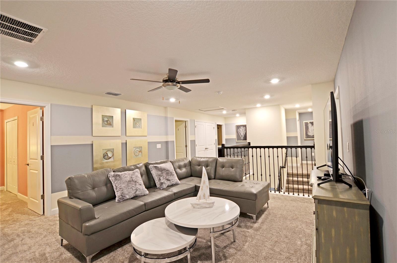 Image 28 of 36 For 1959 Tropical Palms Circle