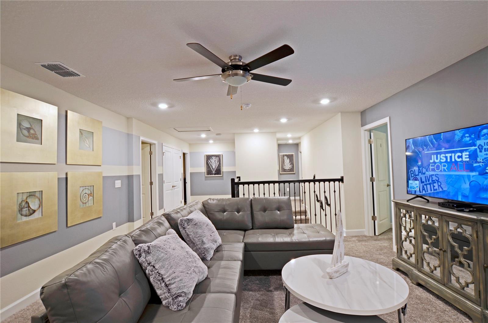 Image 29 of 36 For 1959 Tropical Palms Circle