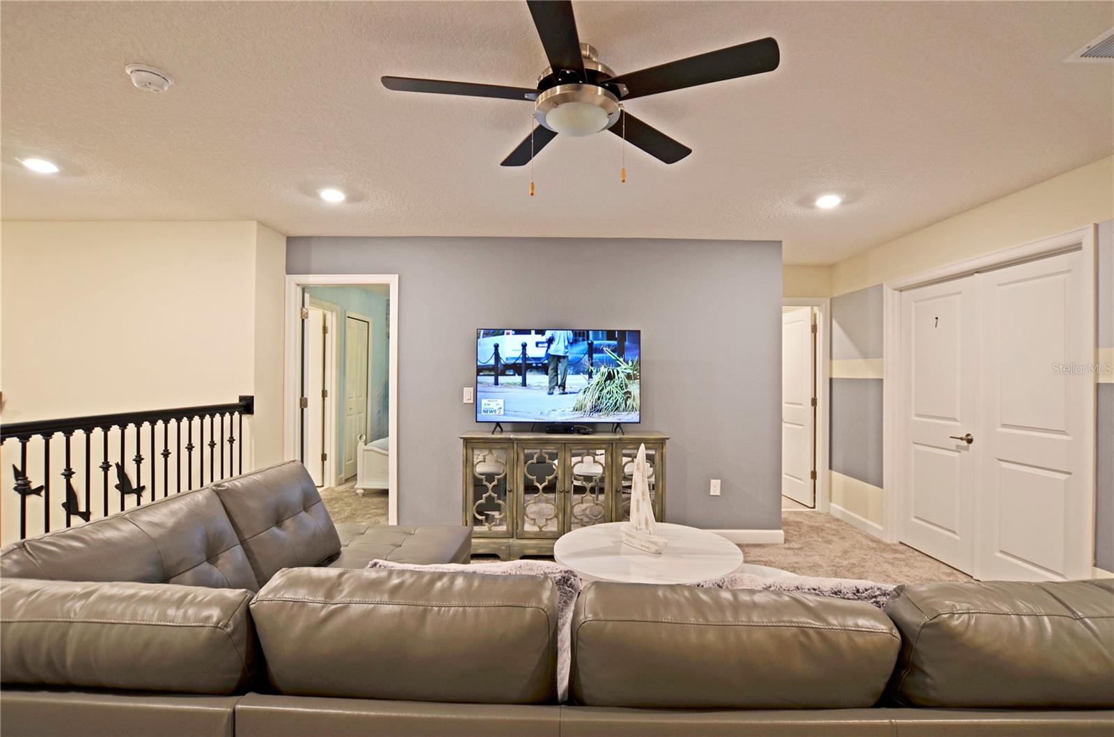 Image 32 of 36 For 1959 Tropical Palms Circle