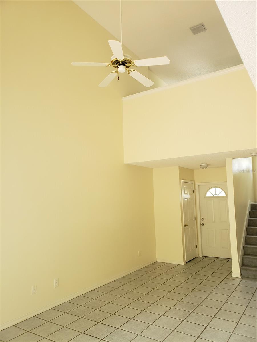 Image 3 of 12 For 1409 Adams Circle E