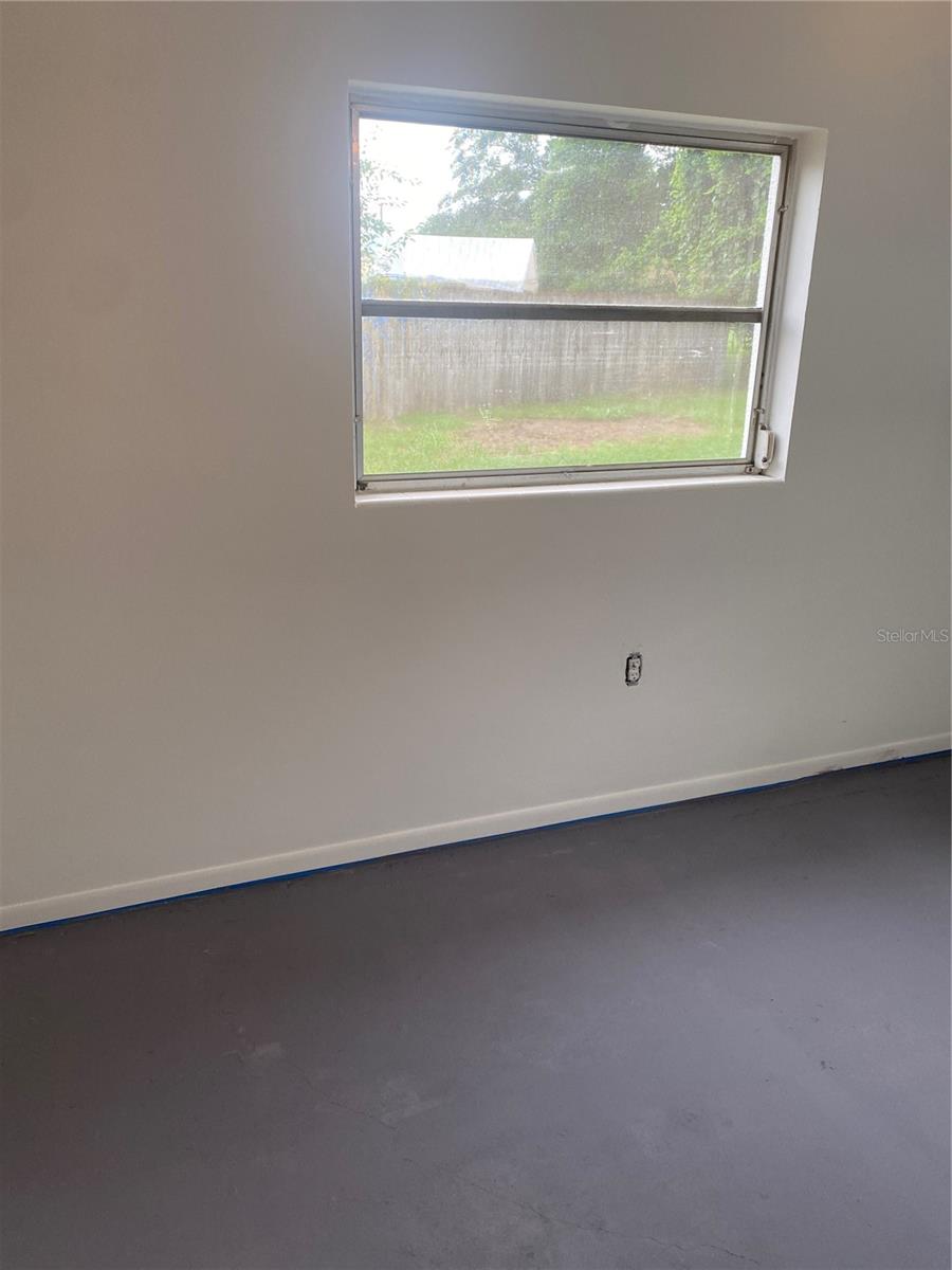 Listing photo id 9 for 9 James Court