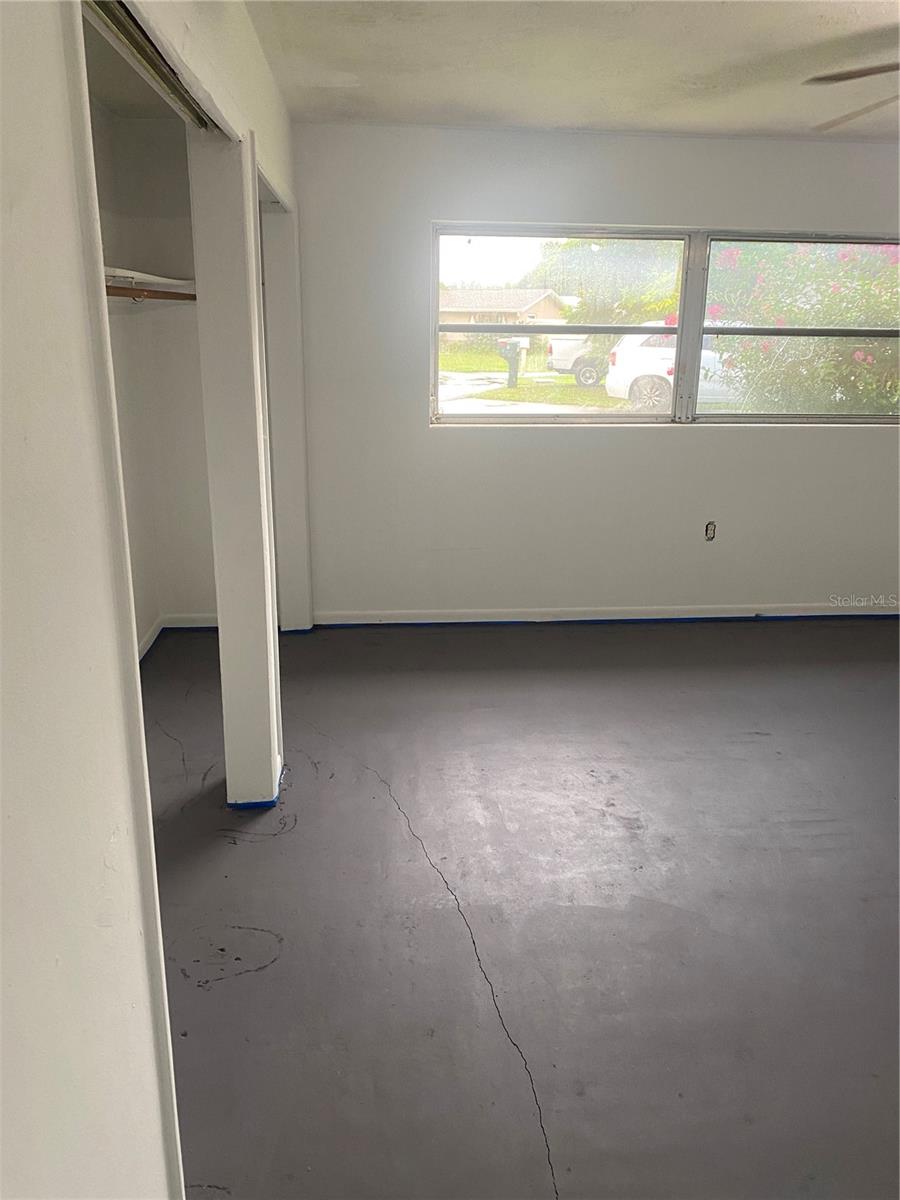 Listing photo id 10 for 9 James Court